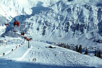 1974: Hier sind die Petersbodenlifte klar und deutlich zu erkennen.