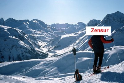 1981: Blick aus weiter Ferne zur Talstation des ehem. Rotschrofenliftes