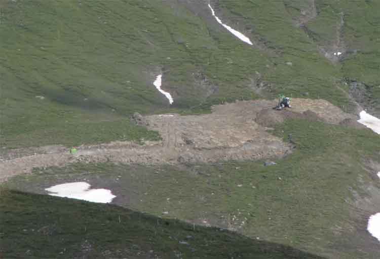 Stand der Arbeiten Fuorcla-da-Sagogn (Bergstation), gut zu sehen von Stn. Crap Masegn