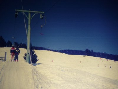 Selbe Bergfahrt weiter oben. Rechts am Rand der Vorgängerschlepplift des Panoramasechser.