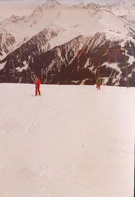 Mariella und Papa auf dem Hasenmuldenlift Bügel zwischen den Beinen!