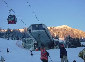 Bergstation der Gondelbahn von Hopfgarten-- die letzte Sektion der langen Talabfahrt beginnt...