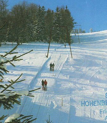 Ausschnittsvergrößerung des Schleppliftes. Man erkennt hoffentlich die langen SB-Bügeln.