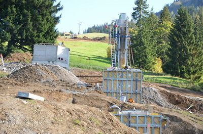 Blick von der Baustelle zur ehemaligen Bergstation