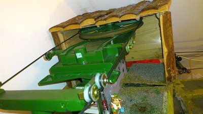 Gipfelleitenbahn mit stationsüberbauung  (6).jpg