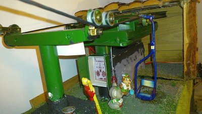 Gipfelleitenbahn mit stationsüberbauung  (7).jpg