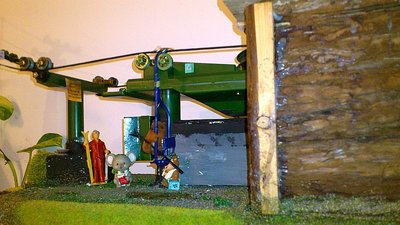 Gipfelleitenbahn mit stationsüberbauung  (9).jpg