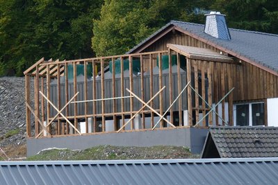 Neue Verkleidung der Kühltürme