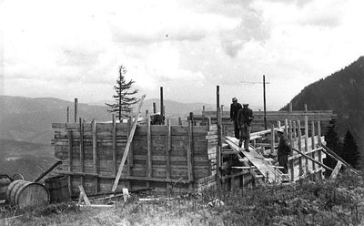 Bau und Eröffnung Hirschenkogellift1953 b.jpg