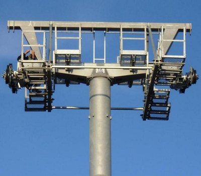 an Stütze 16 wird noch geschraubt