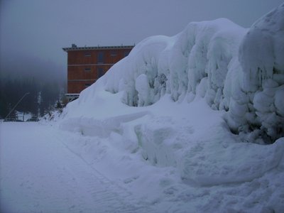 B95 Unterführung leicht beschneit