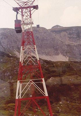 Aufnahme aus dem Wagen 2  kurz vor der Stütze. Wir fuhren damals das erste Mal da rauf. Sommerferien 1973 .