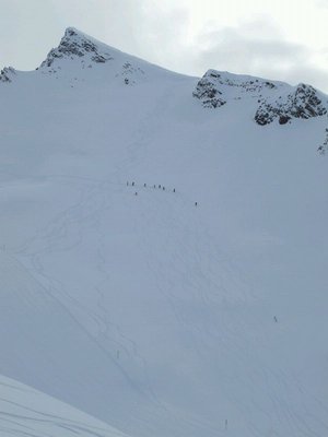 mit der ganzen Gruppe gleichzeitig im Hang. Zum Glück ist nichts passiert