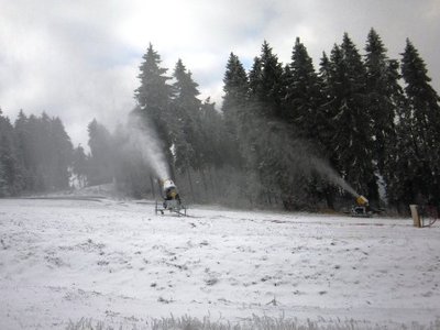 Bereich des Teiches etwas weiter unten befeuert von 2 Kanonen