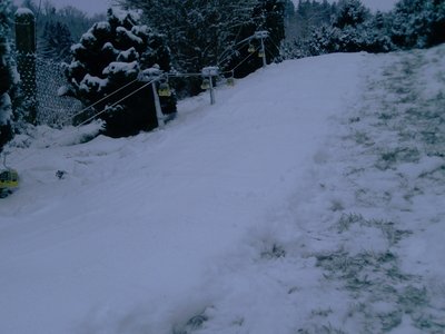 Die Seilbahn ist in Betrieb, die Piste gewaltzt