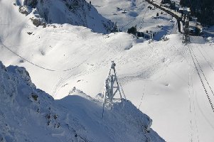 Hier sieht man einige Spuren von der Stütze weggehend...