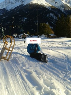Außerdem kann man auf dem Bild die Talstation von der abgebauten Brändbahn und den Nessleralmlift der nicht in Betrieb ist erkennen