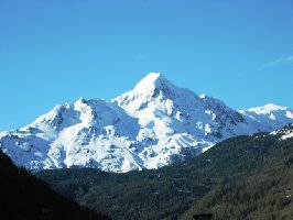 Für alle, die den Nederkogel nicht mehr vor Augen haben: hier eine Aufnahme vom 1. Mai auf der Fahrt nach Gurgl zum Alpinforumtreffen.