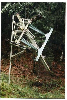 trauriges Bild - Demontage einer der W&amp;SAnlagen.Wie man sieht wurden sogar die 3Haxerstützen noch upgegradet. Mit Hochhebejoch. Muß sehr lange in Betrieb gewesen sein....