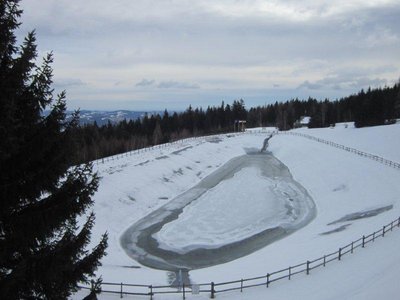 niedriger Wasserstand beim Speicherteich