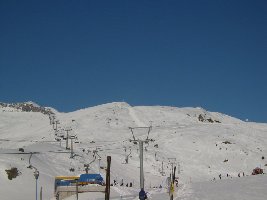 ganz im vordergrund der kinderlift. links im bild die kelchbachsesselbahn, rechts der halb-lsap-schönbielschlepper.