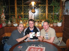 Auf dem besten Weg, so richtig breit zu sein. Und ja: Ich muss zum Frisör. :)