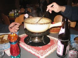 Das leckere Wildererfondue. Da waren noch alle nüchter. Und zwar: