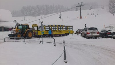 Bummelzug (Traktor) keine schlechte Idee !!