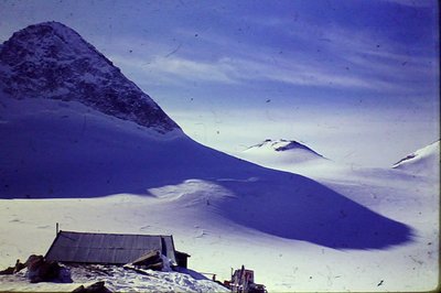 1975 - Olperer mit Gletscherhütte.jpg