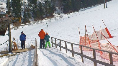 Bei den Schmoll-Liften in STEINHAUS am Semmering 17.03 (17).jpg