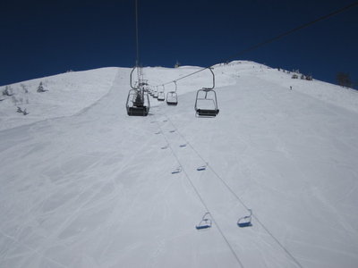 2-CLF Gipfel, darunter der Steilhang (links) und der Gipfelhang (rechts)