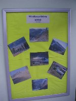 Selbstironie - diese Collage hängt an der Talstation der DSB. Bis Mitte Jänner hats dort ausgesehen wie auf den Weihnachtsfotos!