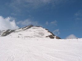 Der SL Karleskogl war außer Betrieb, die Innere Schwarze Schneid Nordflanke aper und spaltig, deswegen kein Gipfelgang.