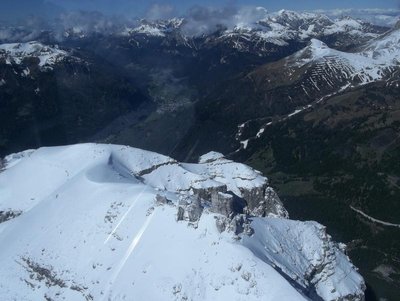 La Locomitiva mit Fassatal im Hintergund