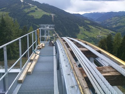 Stützsattel von oben mit Tragseilschuh