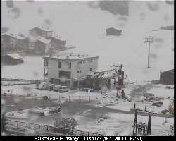 Der erste Schnee, den die Bahn erlebt