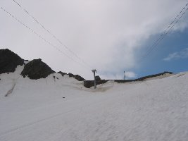 Abfahrt Tiefenbachferner unterhalb der 8 EUB, Sieht komisch aus, langes Spannfeld ohne Gondeln. Irgendwie traurig, aber Ende September ist nicht mehr weit...