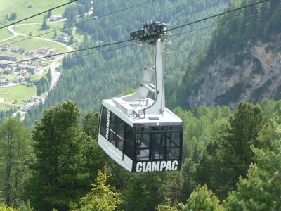 Von der Bergstation aus habe ich die Gondel in Großaufnahme festhalten können.