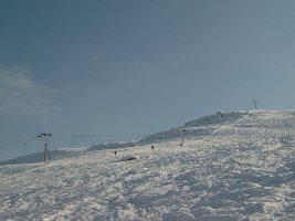 die strecke über der baumgrenze. nach der krete sinds dann noch etwa 100m bis zur bergstation.