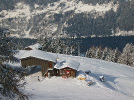 die bergstation der küpfel-2er-sesselbahn, fixgeklemmt.