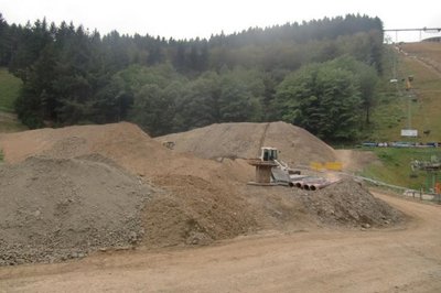 unten an der Talstation zwischen Slalomhang und roter Abfahrt