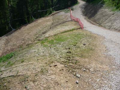 Auch vom Pra Martin kommend wird an der roten Piste modelliert.