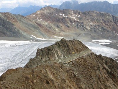 Im Bereich der ehemaligen Mittelstation wird auch ein kleines Haus erichtet.