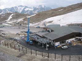 Alte und neue Talstation von oben (Tunneleinfahrt)