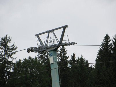 bei der 3 er Sesselbahn Hohe Salve Sektion I werden Rollerbatterien getauscht