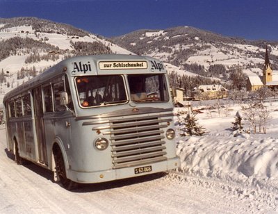 Skibuswagrain1982.jpg