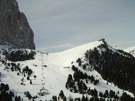 Blick vom Piz Seteur zum Piz Sella mit 6KSB, DSB und PB, links der Langkofel