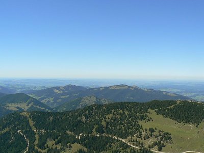 Blick Richtung Norden - im Vordergrund Breitenberg mit Ostlerhütte und Ostler-Forstweg