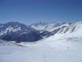 die einzige wirklich blaue Piste im Skigebiet vorbei am Wallackhaus