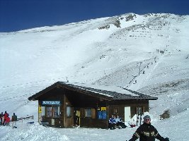 von hier führt der 1200 Meter lange Hochfleisslift weiter bis auf über 2900 Meter